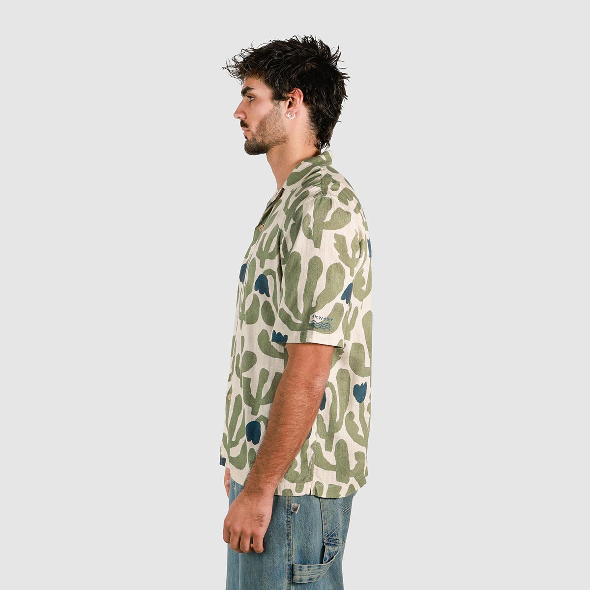 Pablo Prickles Holiday Shirt in Ecru