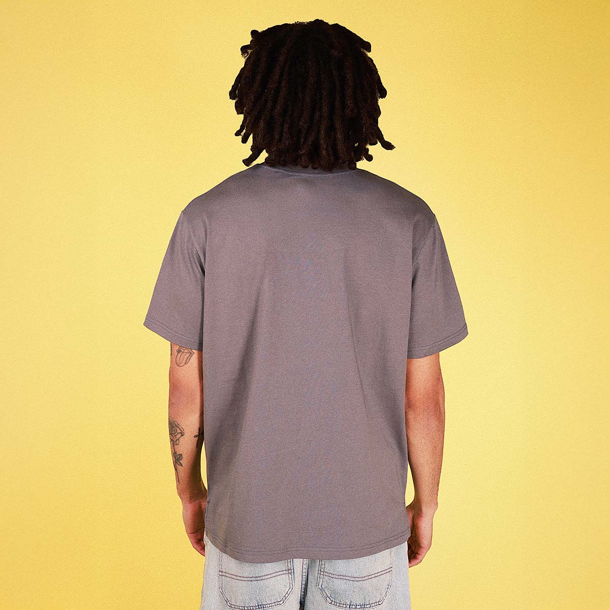 She'll Be Right Slang Tee in Charcoal