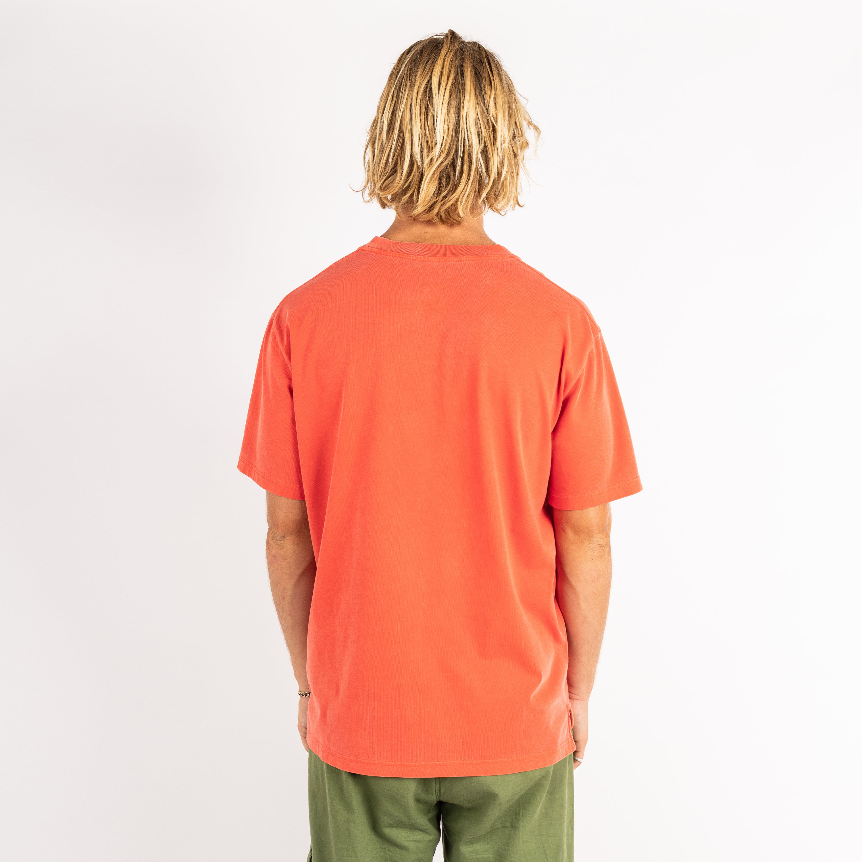 She'll Be Right Regular Tee in Red