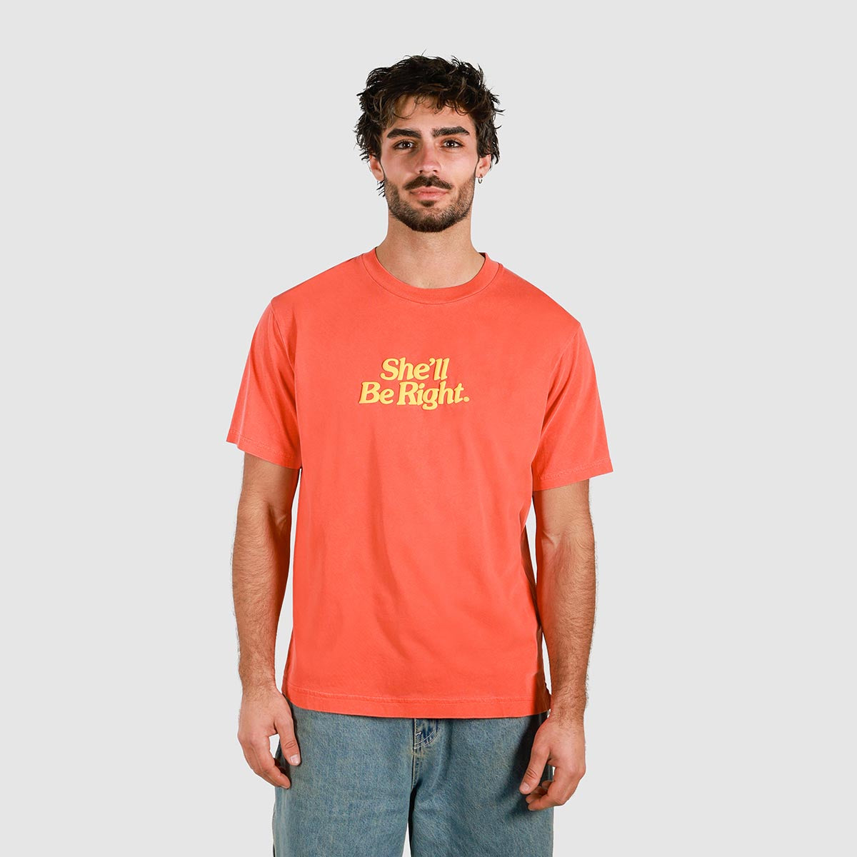She'll Be Right Slang Tee in Red